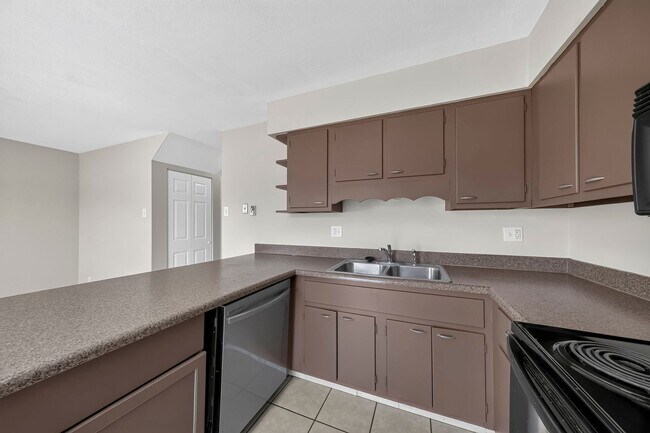 Building Photo - 7473 Hazelcrest Dr