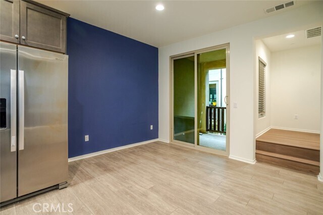 Building Photo - 863 Iris Way