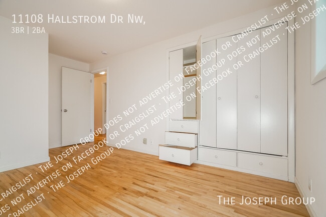 Building Photo - 11108 Hallstrom Dr