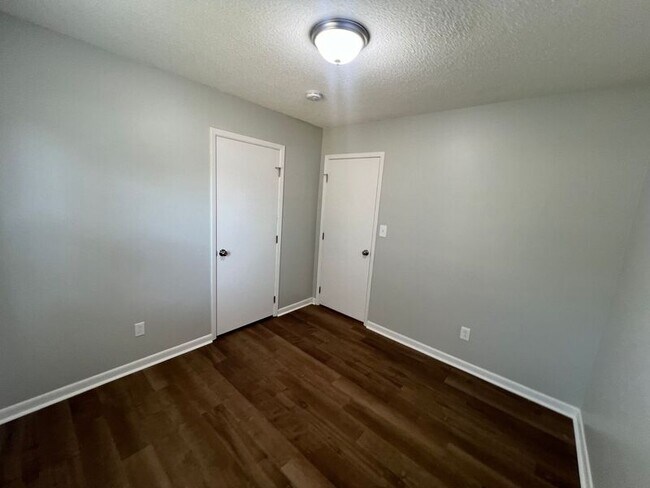 Building Photo - 14005 Glenview Dr SW