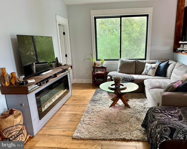 Building Photo - 22887 Hopeful Ln