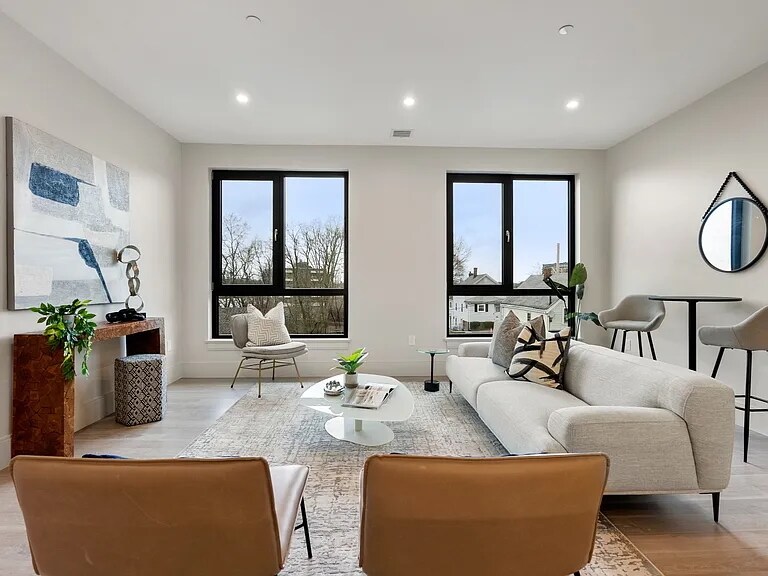 Building Photo - 85 Myrtle St