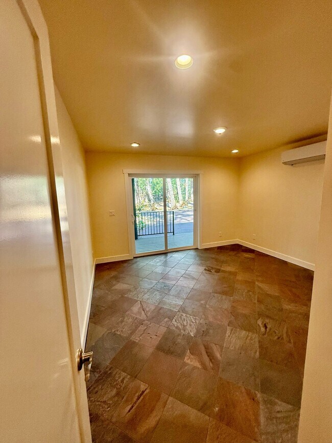 Building Photo - 13240 Loma Rica Dr