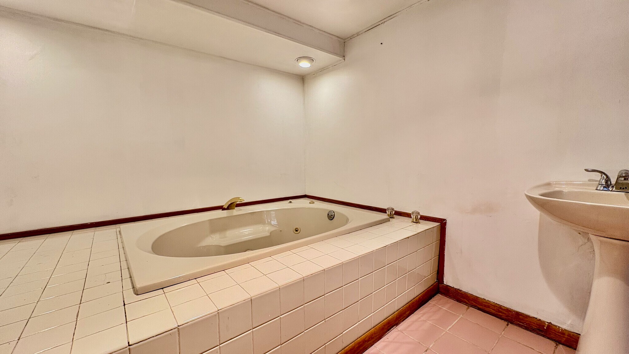 Building Photo - 6345 Morrowfield Ave