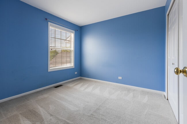 Building Photo - 1483 Ashbury Ln W