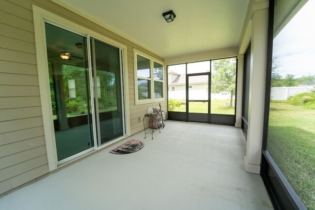 Building Photo - 543 Aventurine Ave