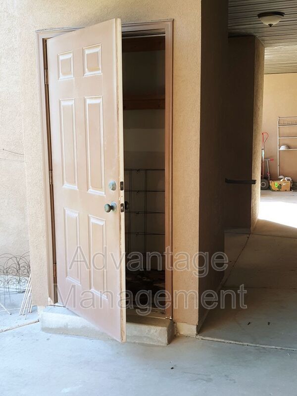 Building Photo - 3569 E Rock Creek Rd