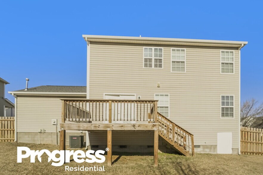 Building Photo - 10405 Yellow Rose Ln