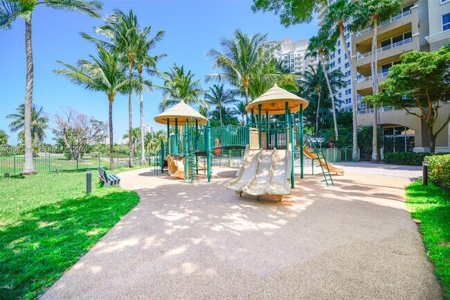 Building Photo - 19501 W Country Club Dr