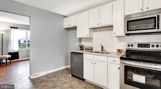 Building Photo - Coming Soon in June! Single Family Home in York Suburban Schools!