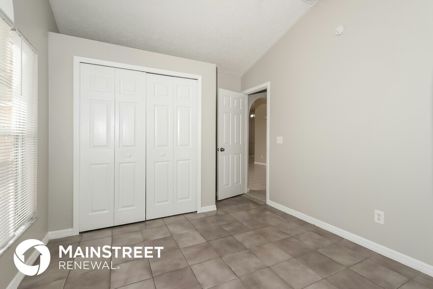 Building Photo - 1721 SW Whipple Ave