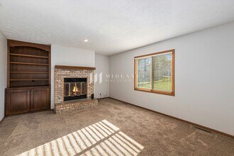 Building Photo - Marvelous Omaha Home