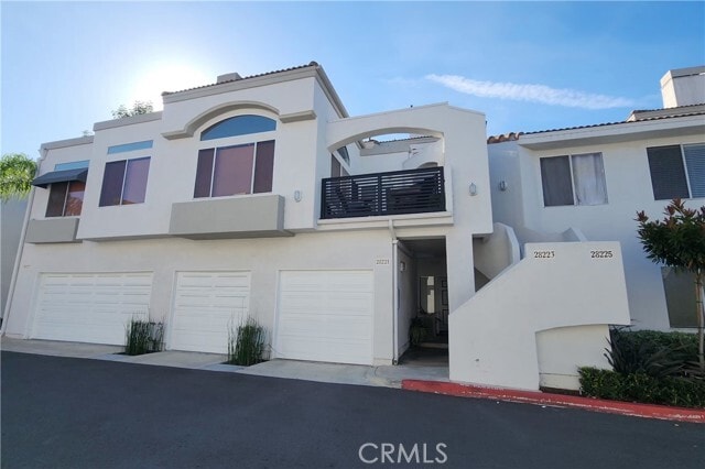 Primary Photo - 28225 Via Fierro