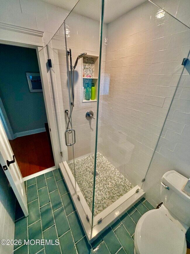 Building Photo - 1305 Locust Dr