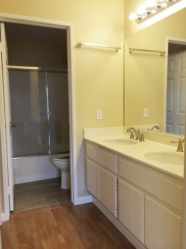 Building Photo - 2 Bd, 2 Ba in Aliso Viejo