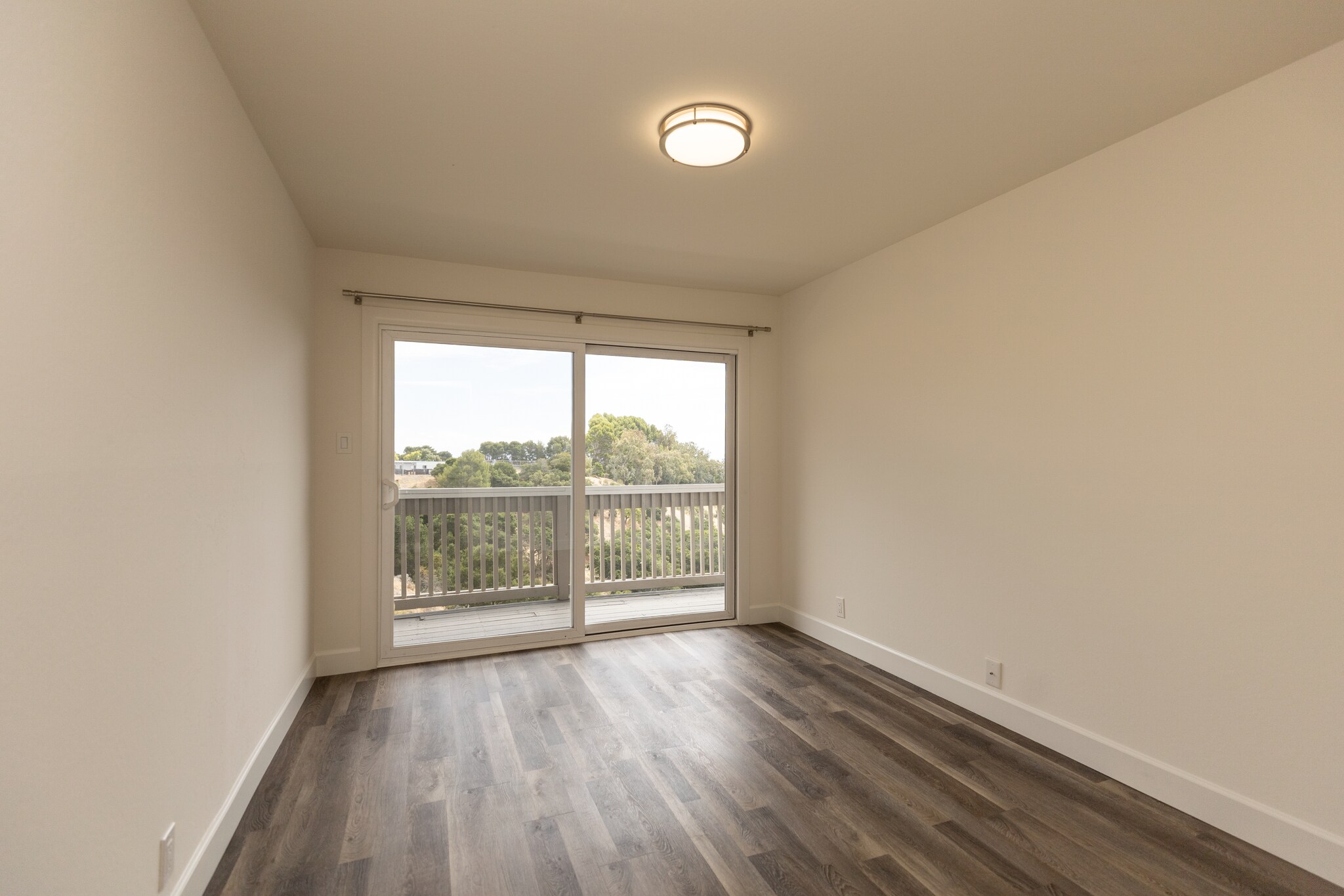 Building Photo - 409 Portofino Dr