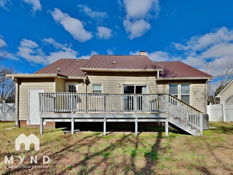 Building Photo - 1205 Spruce Dr