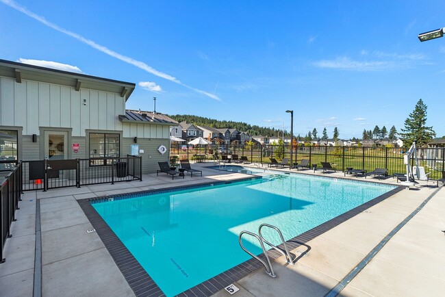 Building Photo - 2022 - Plenty of upgrades !  Access to Pool + Amenities. AC on Main, Walking trails, Nice End uni...