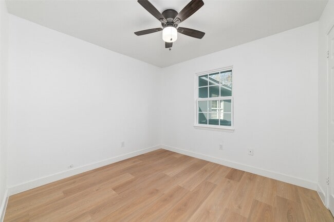 Building Photo - 419 Bellmar Dr