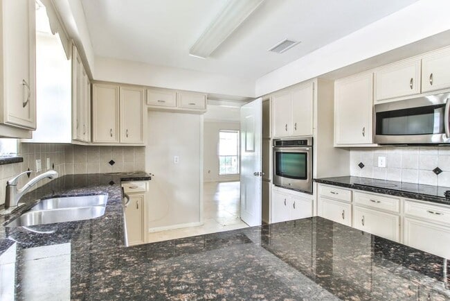 Building Photo - 3839 Sun Valley Dr