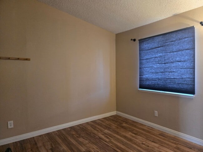 Building Photo - One Story Home