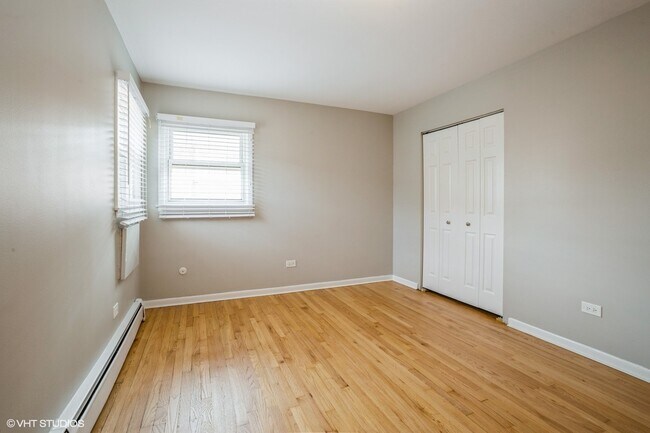 Building Photo - 9791 Ivanhoe Ave