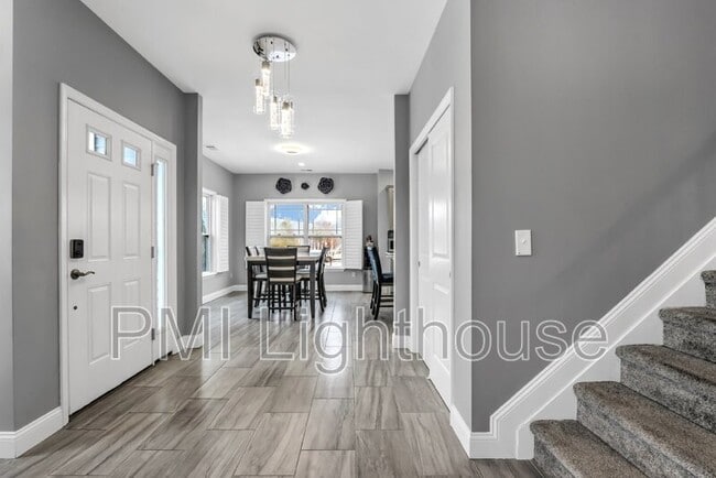 Building Photo - 25 Willow Dr