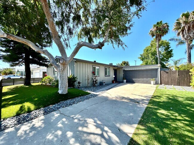 Building Photo - Beautiful Clairemont House with Pool and Solar!