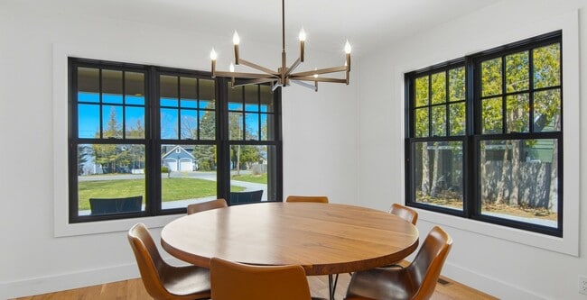 Building Photo - Furnished Executive Extended Stay Rental on Old Mission Peninsula