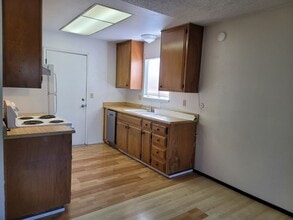 Building Photo - No Deposit