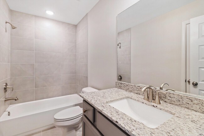 Building Photo - 584 Holden Dr