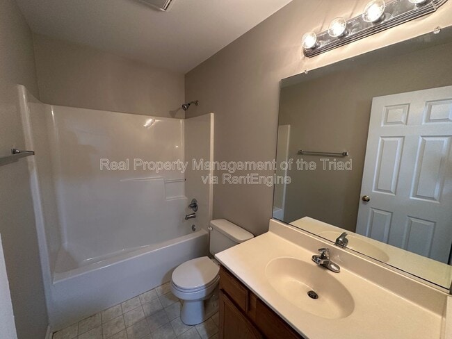 Building Photo - 225 Braeburn Dr