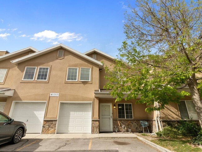 Building Photo - 1546 W Compass Pt Ln