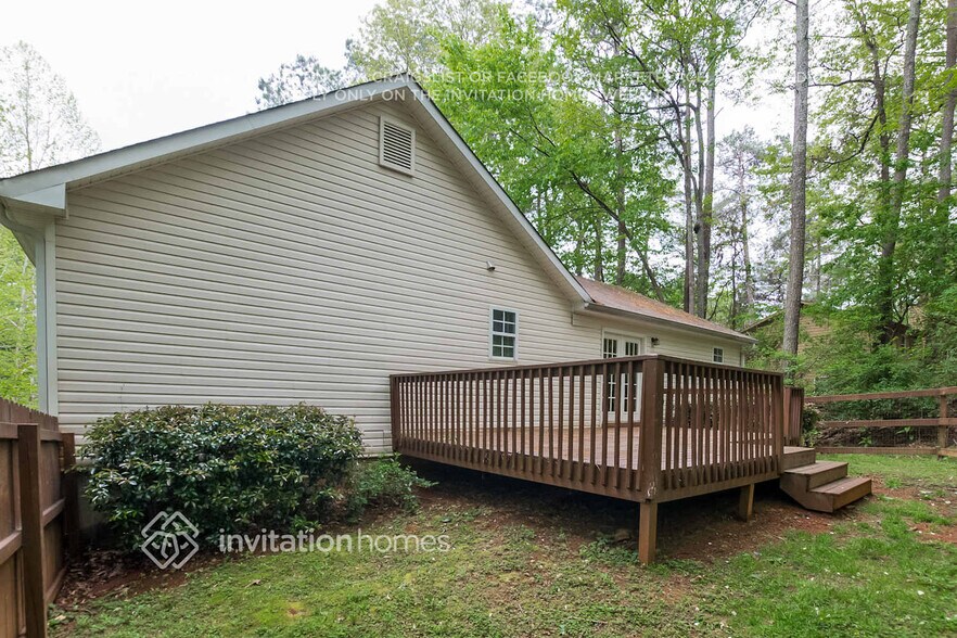 Building Photo - 3669 N Hampton Dr