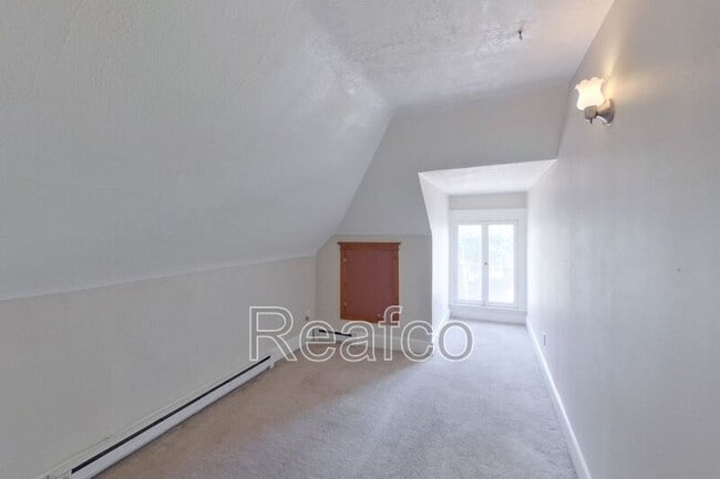 Building Photo - 329 Chittenden Ave