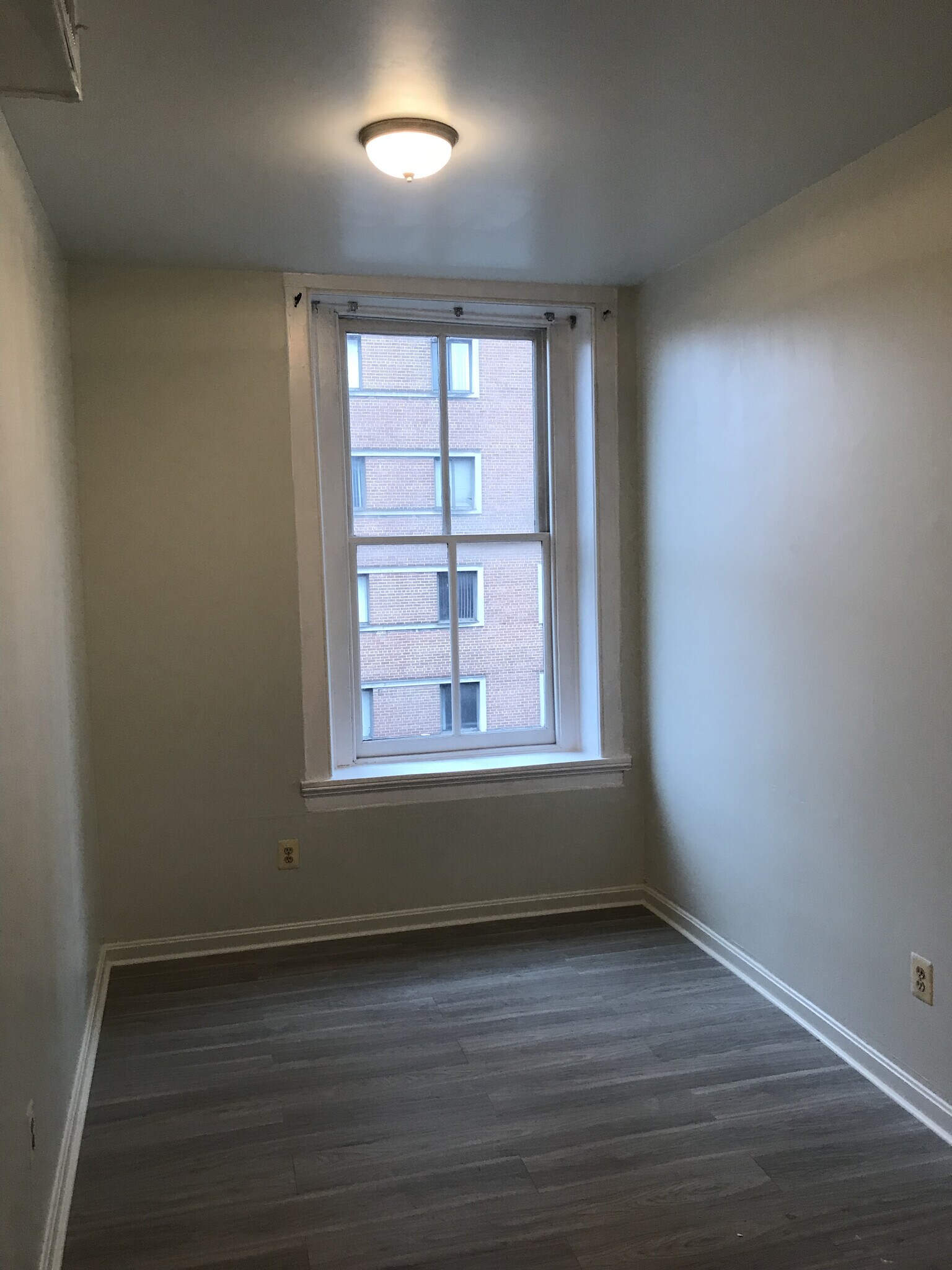 Building Photo - 1013 St Paul St