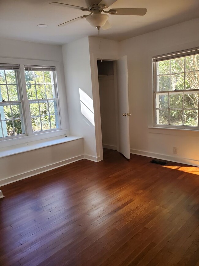 Building Photo - Looking for a cozy newly renovated home in...