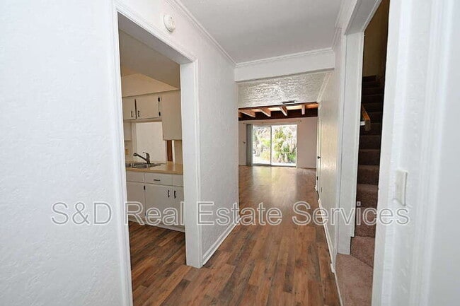 Building Photo - 2249 9th St SE