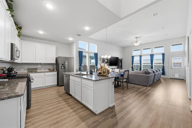 Building Photo - 5928 Agostino Dr