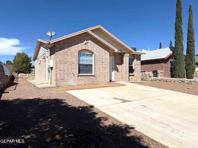 Building Photo - 12309 Tierra Inca Dr