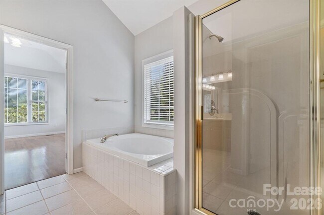 Building Photo - 4-Bedroom 2-Bath Home Nestled In The Popular Rock Barn Community!