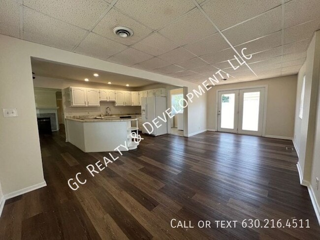 Building Photo - 1085 Basswood St