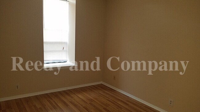 Building Photo - 6588 Poplar Woods Cir S