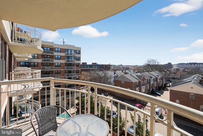 Building Photo - 1200 Braddock Pl