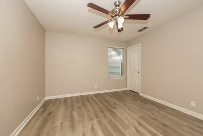 Building Photo - 2527 Salem Glen Xing