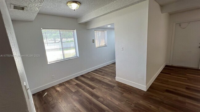 Building Photo - 1045 S Flagler Ave