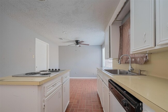 Building Photo - 10534 Evesborough Dr