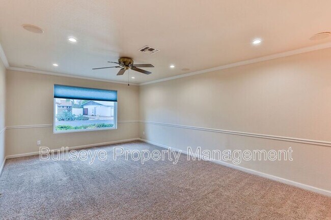 Building Photo - 2334 W Calle Iglesia Ave