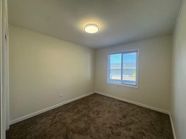 Building Photo - Beautiful 4 bedroom CUTTEN home