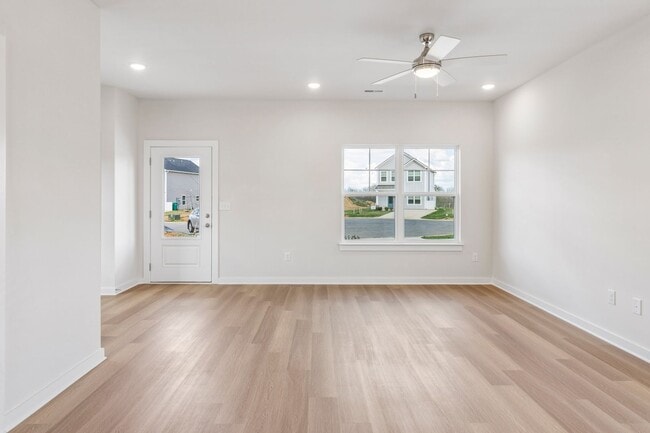 Building Photo - Brand new home in a great location central to all of Tri-Cities